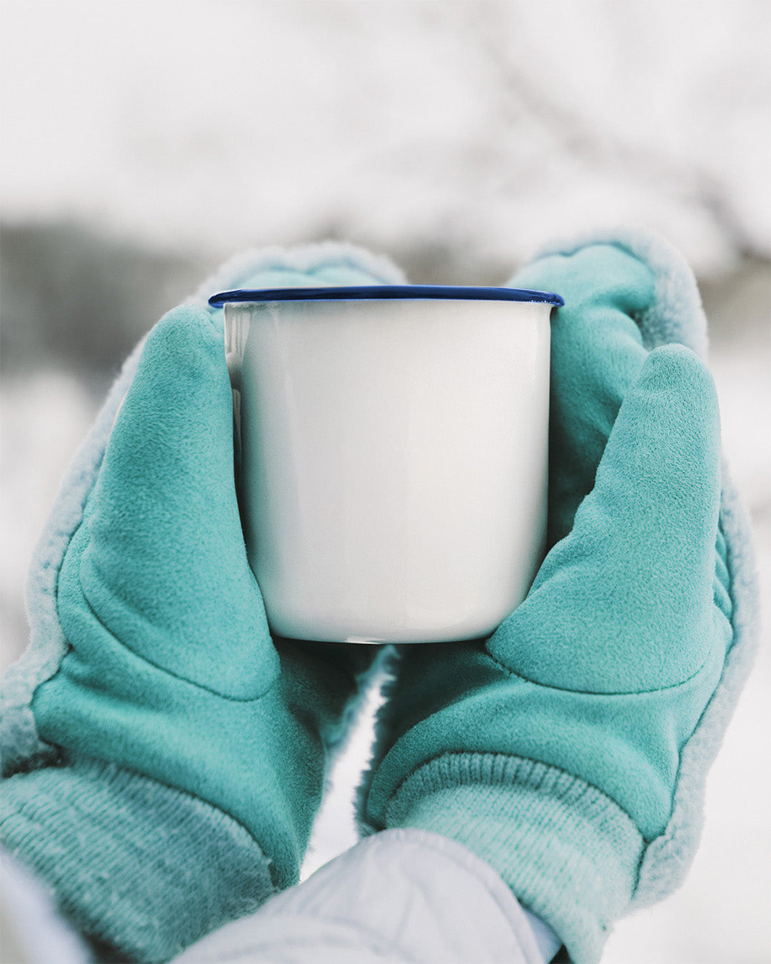 Tasse en émail